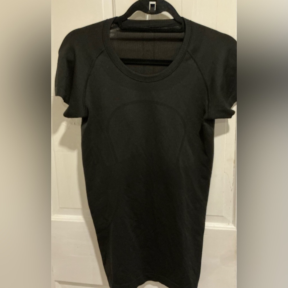 lululemon athletica women’s Black Shirt